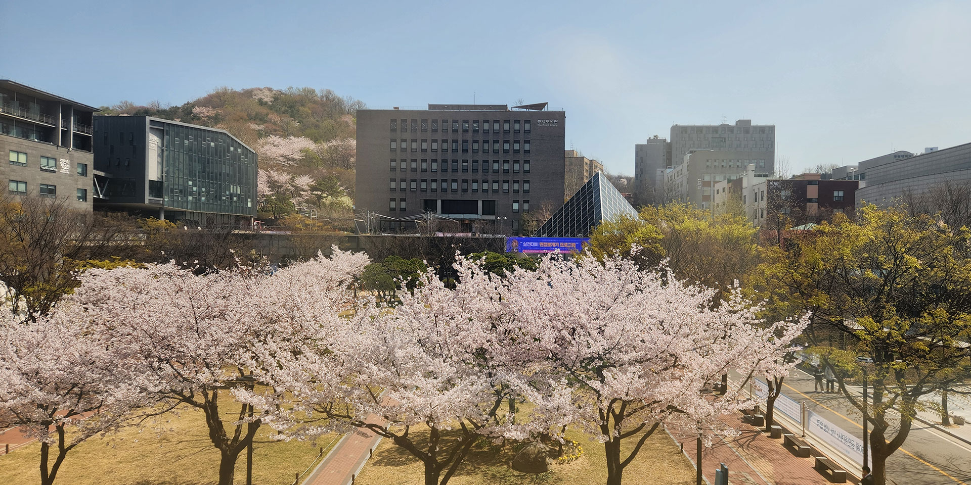 숭실대학교 설립자 배위량박사 동상